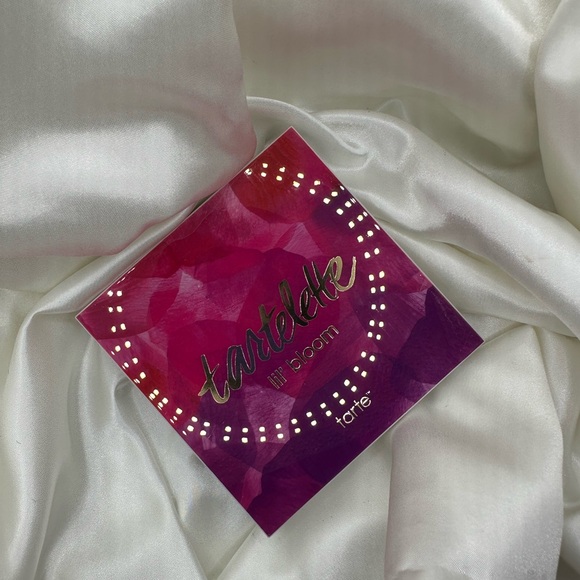 Tarte Tartelette in Bloom Eyeshadow Palette - Picture 1 of 4